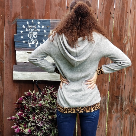 Sweatshirt - Picture 2 of 2